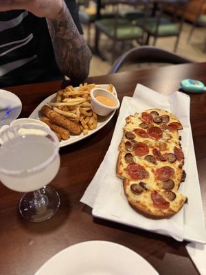 Elenas Estiatorio by null