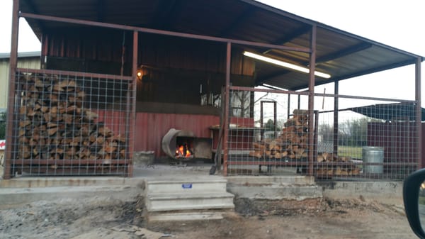 Bar-B-Que Hut by null