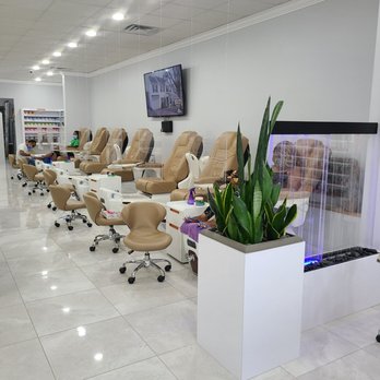 Classic Nail Spa - Nail Salons Near Me - Alabaster, Alabama