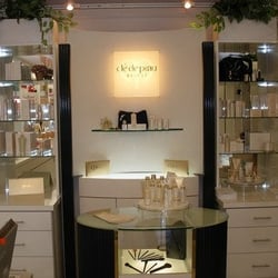 Facial Plus - Cle de Peau Counter - New