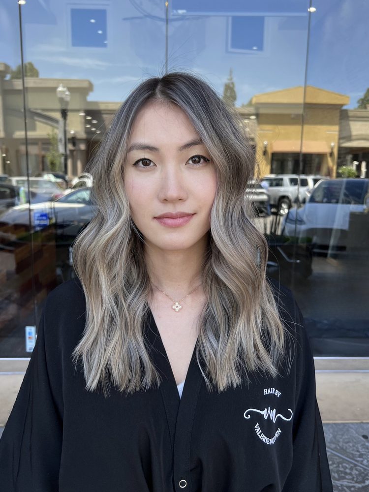 Hair by Valerie N Logo