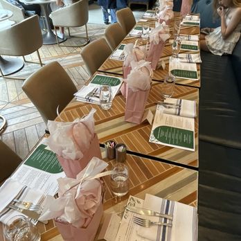 Somerset - Table set up for party - American Near Me - Chicago, Illinois Somerset - Table set up for party - American Near Me - Chicago, Illinois