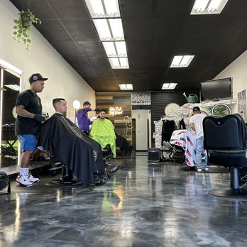Hillside Barbershop - Hillside Barbershop - Barbers Near Me - Claremont, California