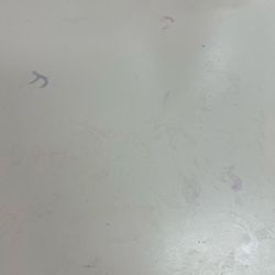 Baskin Robbins - gross sticky table, not cleaned