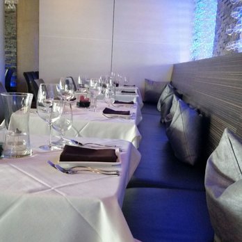 Chef Chai - nice backrests at the booth seats. - Asian Fusion Near Me - Honolulu, Hawaii