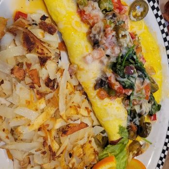 Black Bear Diner St Charles - Veggie Omelet with hashbrowns - Diners Near Me - St.Charles, Missouri Black Bear Diner St Charles - Veggie Omelet with hashbrowns - Diners Near Me - St.Charles, Missouri