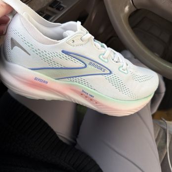 Prestine Sneaker Wash - Brooks glycerin shoe - Shoe Repair Near Me - Auburndale , Florida Prestine Sneaker Wash - Brooks glycerin shoe - Shoe Repair Near Me - Auburndale , Florida