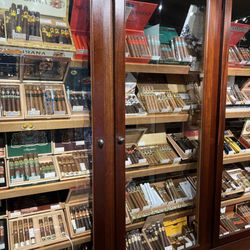 Telford's Pipe and Cigar