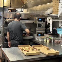 New York Pizza - Fresh slice of pizza