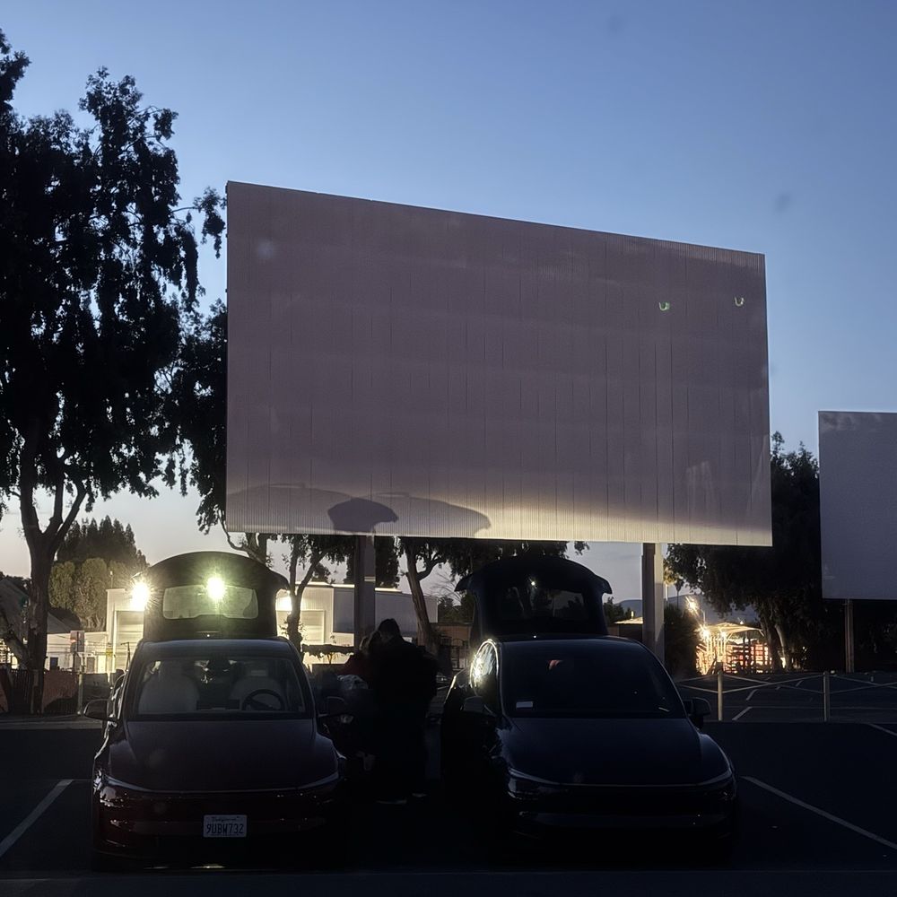 Drive-In Capitol 6 - Drive-In Theater Near Me - San Jose, California