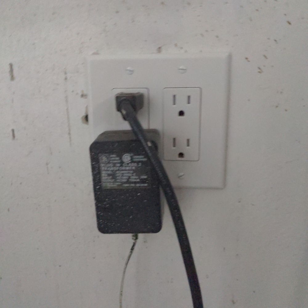 Lobos Master Builder - A new outlet in the garage. - Electricians Near Me
