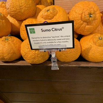 The Fresh Market - a display of oranges - Grocery Near Me - Cincinnati, Ohio The Fresh Market - a display of oranges - Grocery Near Me - Cincinnati, Ohio