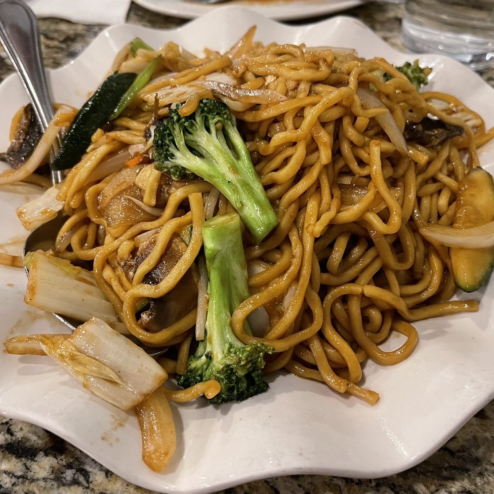 Dating Yummy - Vegetable Lo Mein - Chinese Near Me - Aurora, Colorado Dating Yummy - Vegetable Lo Mein - Chinese Near Me - Aurora, Colorado