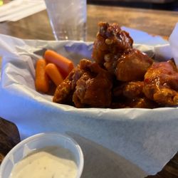 Desperado Sports Tavern - Wings