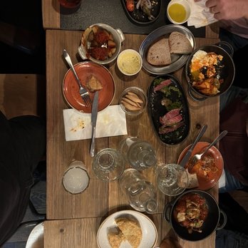 Lobos - A good selection for omnivores and vegetarians alike - Tapas/Small Plates Near Me - London, XGL