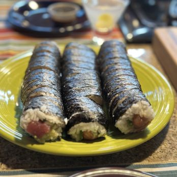 The Dolphin - Ahi roll, salmon roll, spicy ahi roll - Seafood Markets Near Me - Hanalei, Hawaii