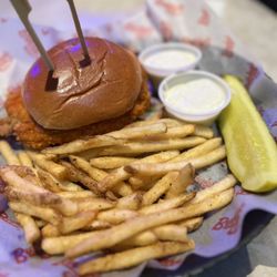 Bubba's 33 - Buffalo Chicken sandwich