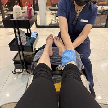 VN Beauty Spa - Foot massage area. About 5 chairs in a row. Mimi is great! - Skin Care Near Me - Garden Grove, California VN Beauty Spa - Foot massage area. About 5 chairs in a row. Mimi is great! - Skin Care Near Me - Garden Grove, California