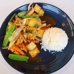 Bamboo Bistro - Rainbow delight with fried tofu.