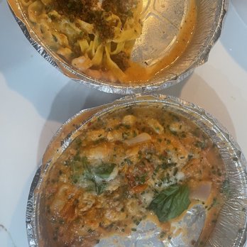 Ellie's - Salty Pasta and small Portions - Italian Near Me - Long Beach, California