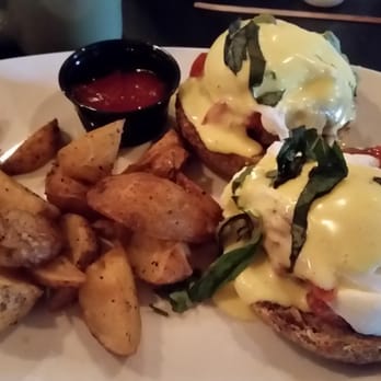 TownHall - Eggs benedict - New American Near Me - Cleveland, Ohio TownHall - Eggs benedict - New American Near Me - Cleveland, Ohio