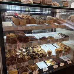 Bollo's Cafe & Bakery