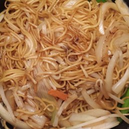 Lo mein with bean sprouts and chives. (takeout)