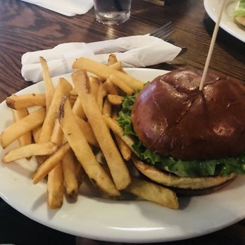Elephant & Castle - Caribbean jerk chicken sandwich - Pubs Near Me - Chicago, Illinois