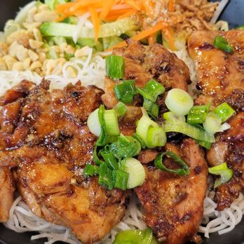 The Viet Noodle Guy - B2 Chicken vermicelli - Vietnamese Near Me - Burnaby, British Columbia The Viet Noodle Guy - B2 Chicken vermicelli - Vietnamese Near Me - Burnaby, British Columbia