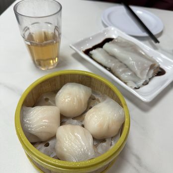 Dim 11 Congee Noodle House - Hargow and beef rice noodle rolls - Cantonese Near Me - Edison, New Jersey