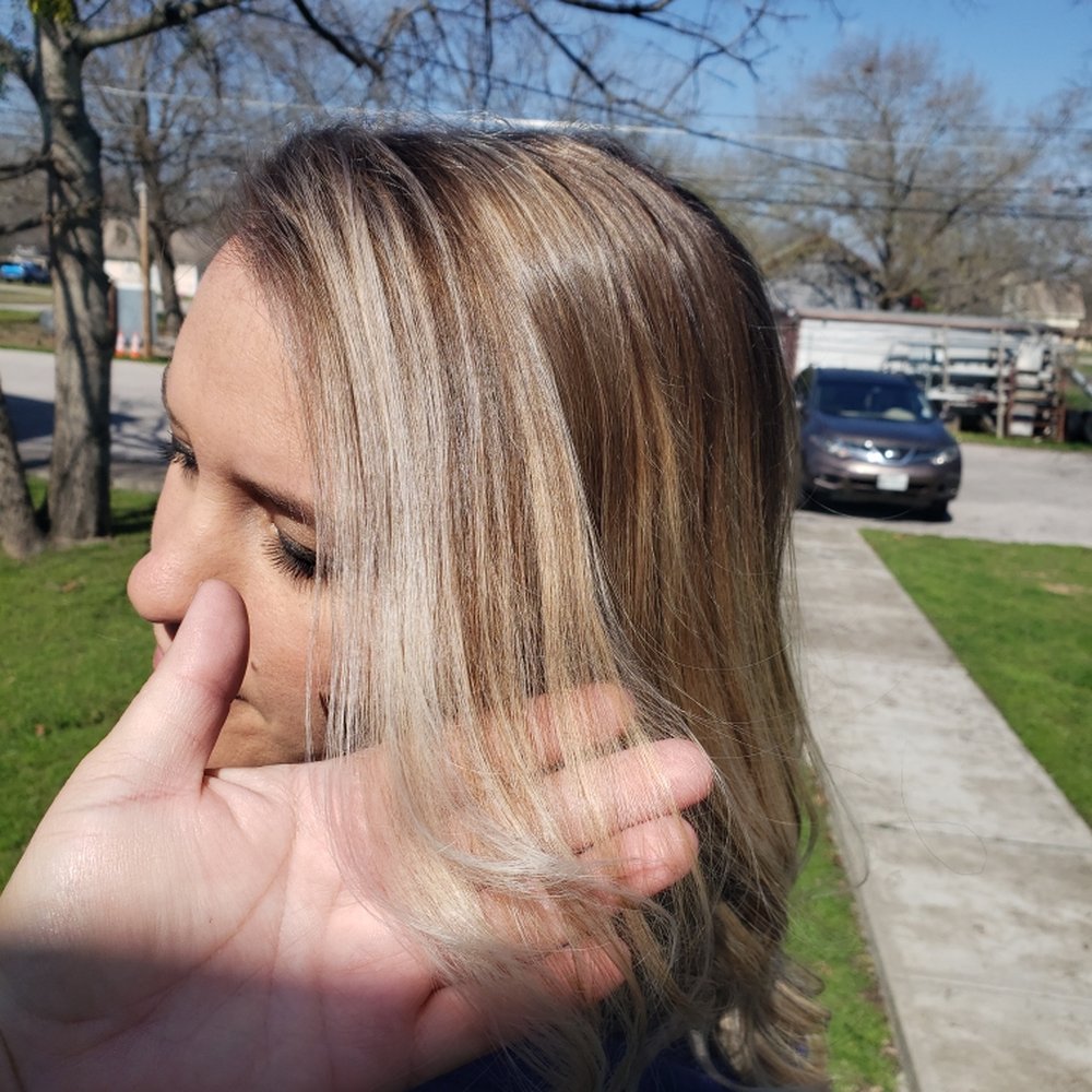Crystal M Vasquez At Parallel Salon - Hair Stylists Near Me - Pflugerville, Texas