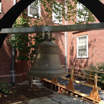 Lowell House - Landmarks & Historical Buildings Near Me - Cambridge, Massachusetts