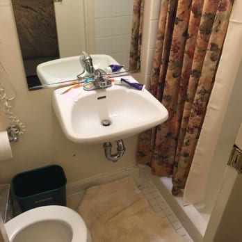 Fitzgerald Hotel - The ENTIRE bathroom!!! - Hotels Near Me - San Francisco, California Fitzgerald Hotel - The ENTIRE bathroom!!! - Hotels Near Me - San Francisco, California