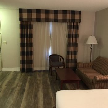 Studio City Court Yard Hotel - Couch and table - Hotels Near Me - Studio City, California Studio City Court Yard Hotel - Couch and table - Hotels Near Me - Studio City, California