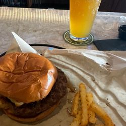 The Brass Tap - Beer & burger