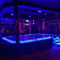 Paradise Gentlemen's Club - City of Industry - The stage