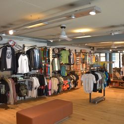 Blue Tomato Shop