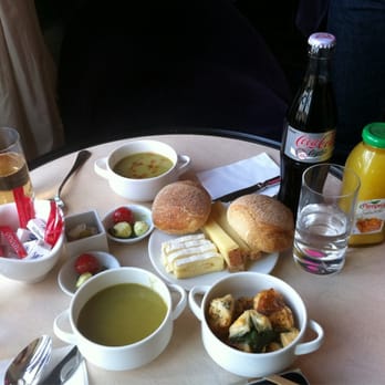 L'Hôtel du Collectionneur - Executive Lounge afternoon snacks - Hotels Near Me - Paris, 75 L'Hôtel du Collectionneur - Executive Lounge afternoon snacks - Hotels Near Me - Paris, 75
