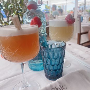 La Vela - Drinks are a good size - Restaurants Near Me