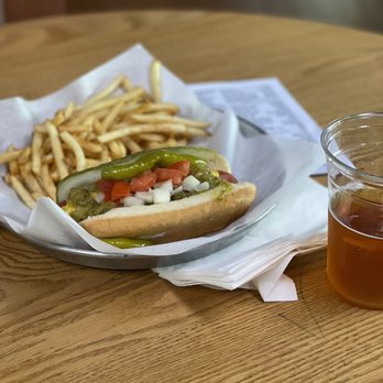 Murphy's Bleachers - Chicago Dog and Fries - Sports Bars Near Me - Chicago, Illinois