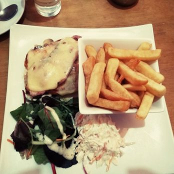 Jack Whites Inn - Hunter's chicken (comes with bacon) - Pubs Near Me - Brittas Bay, WW