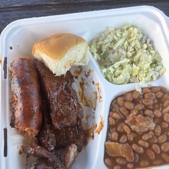 Joes Backyard Bbq Lunchwagon - Food Trucks Near Me - Aiea, Hawaii