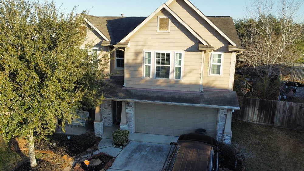 Slide of 4Pro Roofing