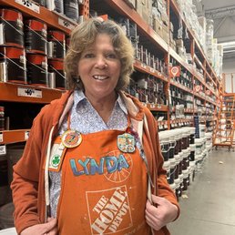 She was absolutely amazing!!!! Have any paint questions? SEE LYNDA!!