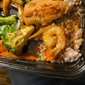 3 Country Bistro - a meal in a plastic container - Sushi Bars Near Me - Woburn, Massachusetts 3 Country Bistro - a meal in a plastic container - Sushi Bars Near Me - Woburn, Massachusetts