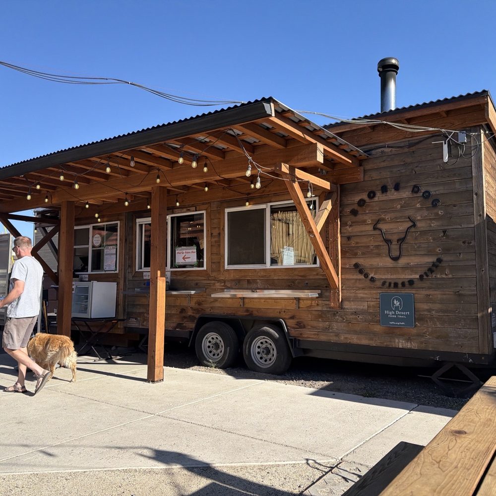 Boone Dog Pizza - Pizza Near Me - Sisters, Oregon