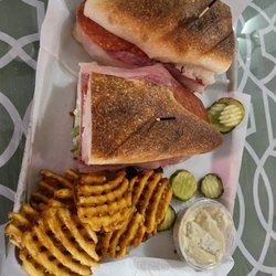 DJ's Manor House Pizza