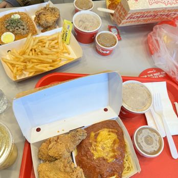 Jollibee - Combo happiness - Filipino Near Me - New York, New York Jollibee - Combo happiness - Filipino Near Me - New York, New York