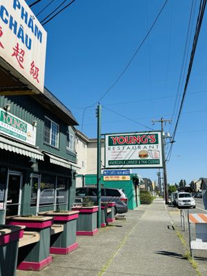 Young's Restaurant by null