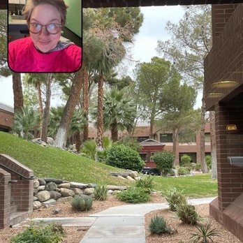 Advanced Spine & Posture - View of the courtyard garden at the center of the building complex onto which the Physical Therapy and chiropractic depts look. - Chiropractors Near Me - North Las Vegas, Nevada